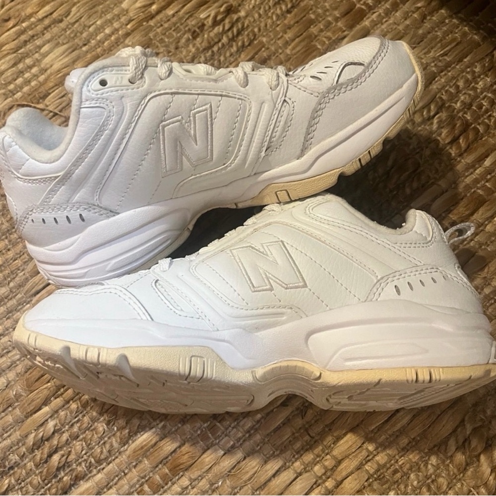 NEW BALANCE 621 White Leather Sneakers Dad Shoe Trend Classic Retro Comfort